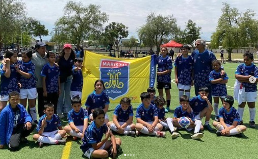 Fernando García Herranz con niños